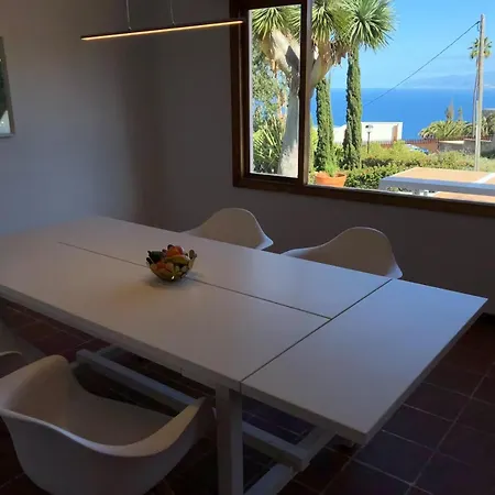 Hermosa Casa En Santa Cruz Tacoronte
