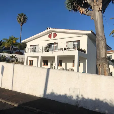 Hermosa Casa En Santa Cruz * Tacoronte